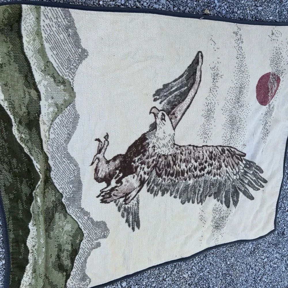 IBENA‎ Blanket  Eagle Landing Acrylic Reversible Has Issues 55x74